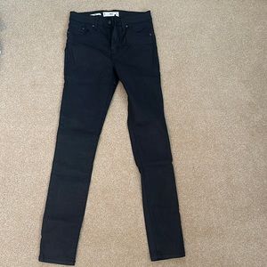 Ming isa jeans